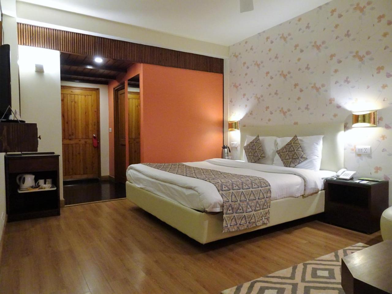 Honeymoon Inn Шімла Екстер'єр фото