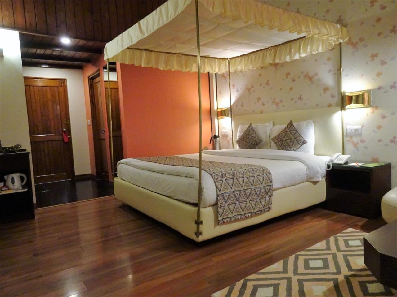 Honeymoon Inn Шімла Екстер'єр фото